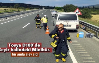 Tosya D100'de Seyir Halinde Minibüs Alev Aldı